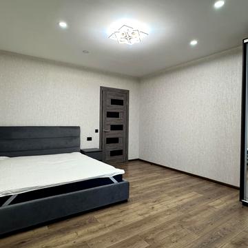 Пасічна вул., 15, 15а, 15б