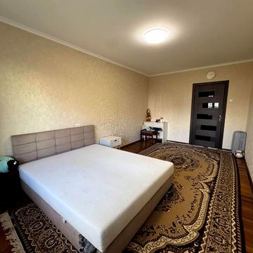 Євгена Коновальця вул., 7