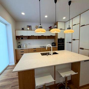 Продаж великого дизайнерського будинку