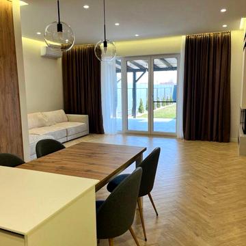 Оренда великого котеджу