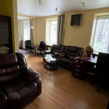 Продам 5 кімнатну квартиру в Центпі міста