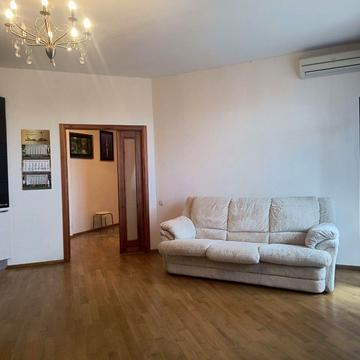 Базарна вул., 5/4