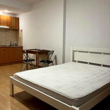 Продам 1-ком квартиру-студию проспект Поля 27Д