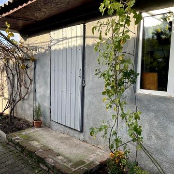 Продам затишний утеплений будинок із саманних блоків - заїзжджай і жив