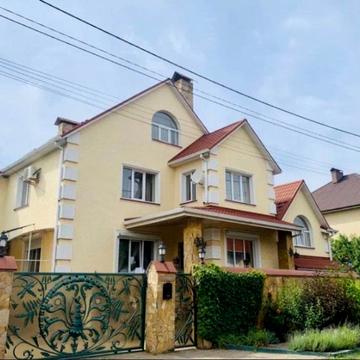 Квітнева вул.