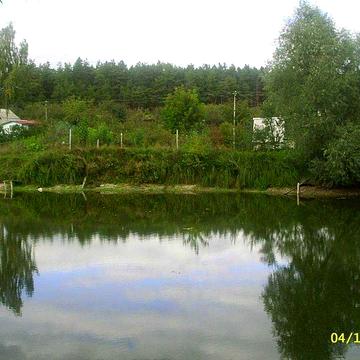 Земельный участок ( 11 соток) на берегу  озера.  После 3й Глевахи