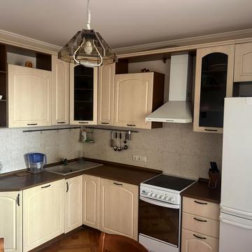 Федора Ернста вул., 6