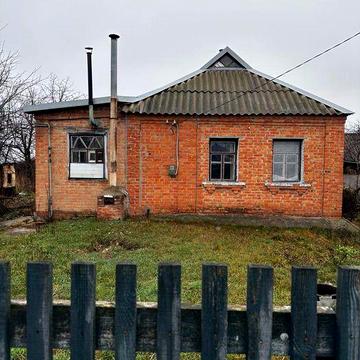 Окремий будинок. Ділянка 10 соток