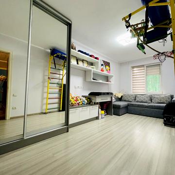 Володимира Великого вул. (Артема), 43