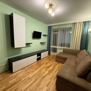 Зоряна вул., 14