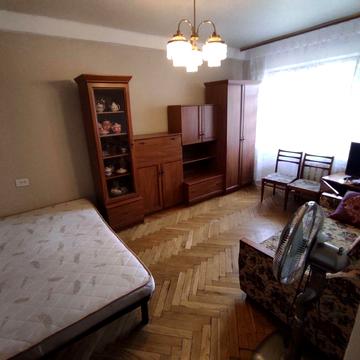 Олени Теліги вул., 17-Б