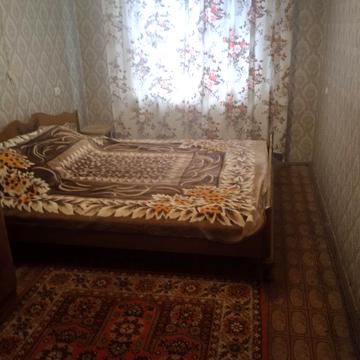 Академіка Корольова вул., 68