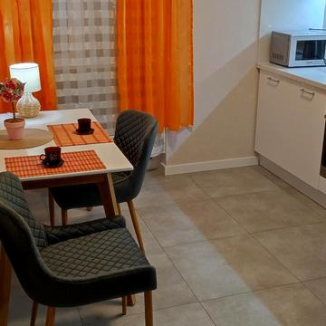 Глибочицька вул., 13