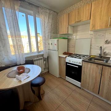 Сонячна вул., 16