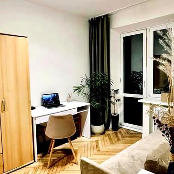 Будівельників вул., 29/8