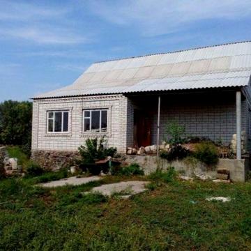 Продам недостроенный дом,2000 г постройки ,с грубой