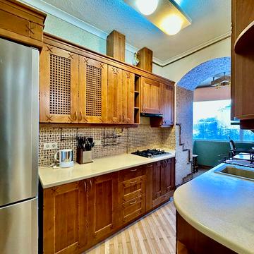 Обсерваторна вул., 23