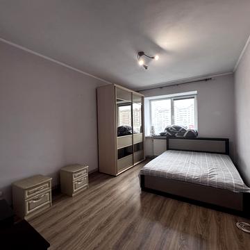 Василя Стуса вул., 28