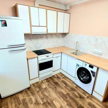 3-кімн. Івасюка 51. Метро Героїв Дніпра,  Мінська