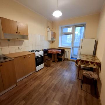 Ярослава Баїса вул. (Володимира Висоцького), 15