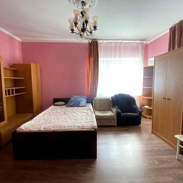 Оренда 2 кімн квартири з власним паркомісцем