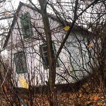 Продам участок земельный,дом нуждается в ремонте