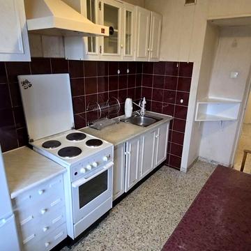 Героїв просп., 1