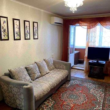 Оренда однокімнатної квартири у Комунарському р-ні (Новокузнецька 36)