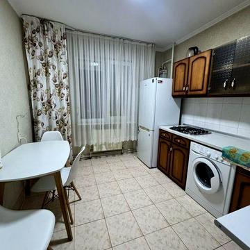 Здається двохкімнатна квартира район Росвигово.