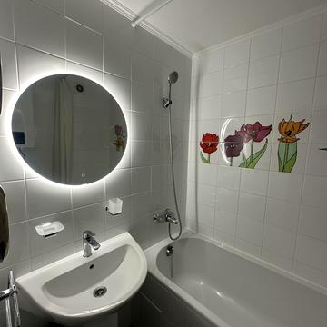 Йорданська вул. (Лайоша Гавро), 11-Б