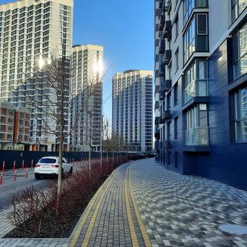 Зарічна вул., 8