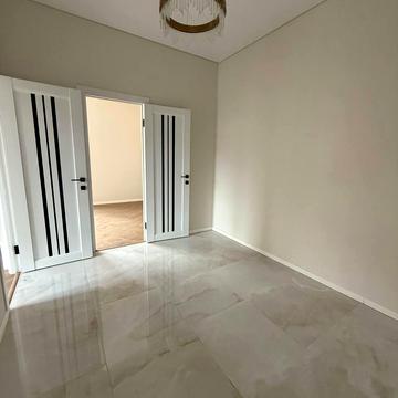 Михайла Грушевського вул., 10