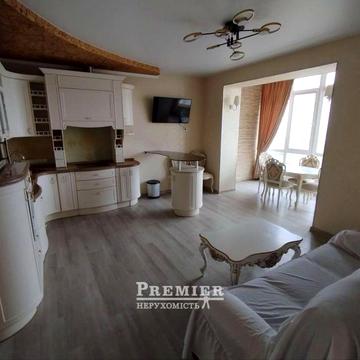 Особлива 4-кімнатна квартира: комфорт, види та життя біля узбережжя