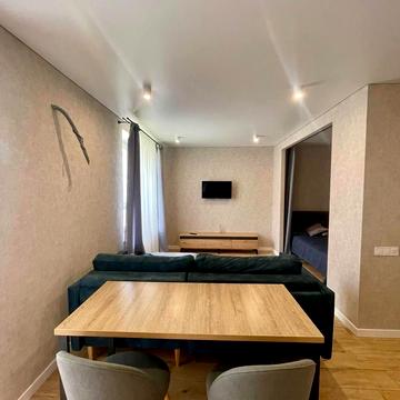 Сімейна вул., 4