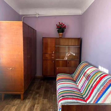 Камянецька вул., 50