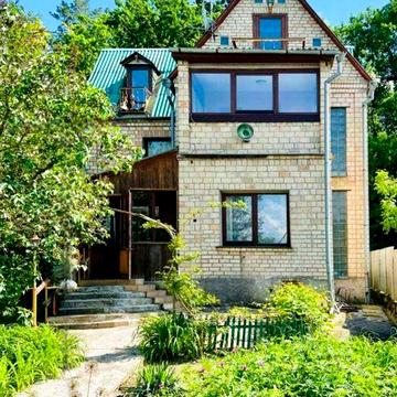 Терміново!Будинок поруч з озером та дубовим гаєм.Гараж,баня,підвал;газ