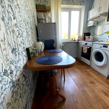 ПРОДАМ 3 кім. квартиру! СУПЕР - ЛОКАЦІЯ - Зарічанська! • ID 3318