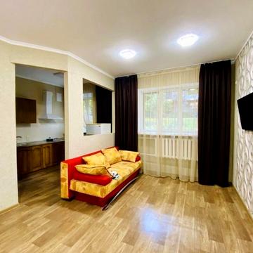 Яценка вул., 12