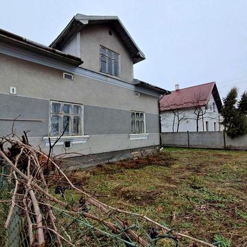 Продаж цегляного будинку в Рудках