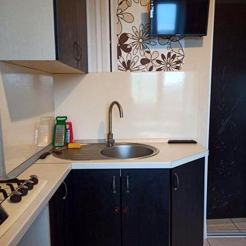 Здам гарну ( евроремонт ) 1 к , р-н Сади 2 , 9000+ комунальні послуги.