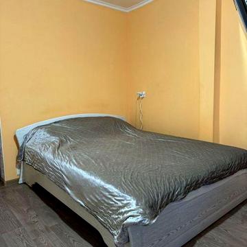 1 кімн.кв 38м-метро Харківська,м.Бориспільська-10 хв.