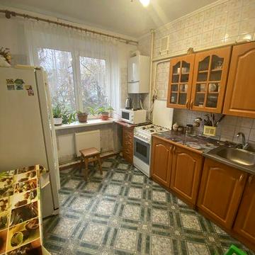 Здається 3х кімнатна квартира