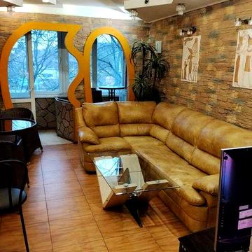 Біля метро 2 кім. з сауною. Метро Голосіївська - 50м.Васильківська, 2.