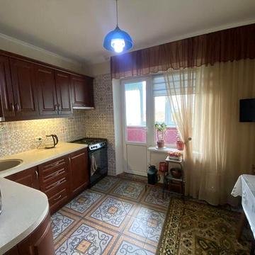 Продаж трикімнатної квартири 77 м, Харківське шосе, Тростянецька