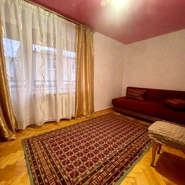 Простора 2к квартира з гарним житловим станом!!!