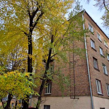 Поділ.Сталінка .вул.Сирецька 30/1.