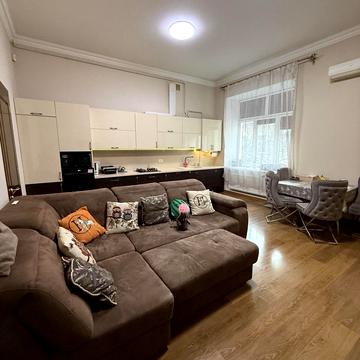 Троїцька вул., 47