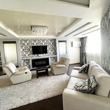 Валерія Лобановського просп. (Червонозоряний), 4-Ж