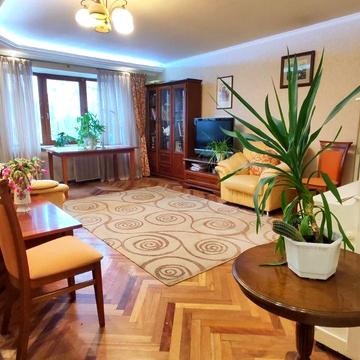 Лесі Українки бульв., 3