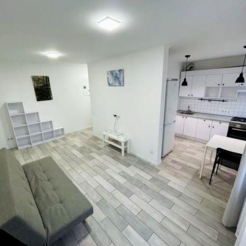 Олени Теліги вул., 7